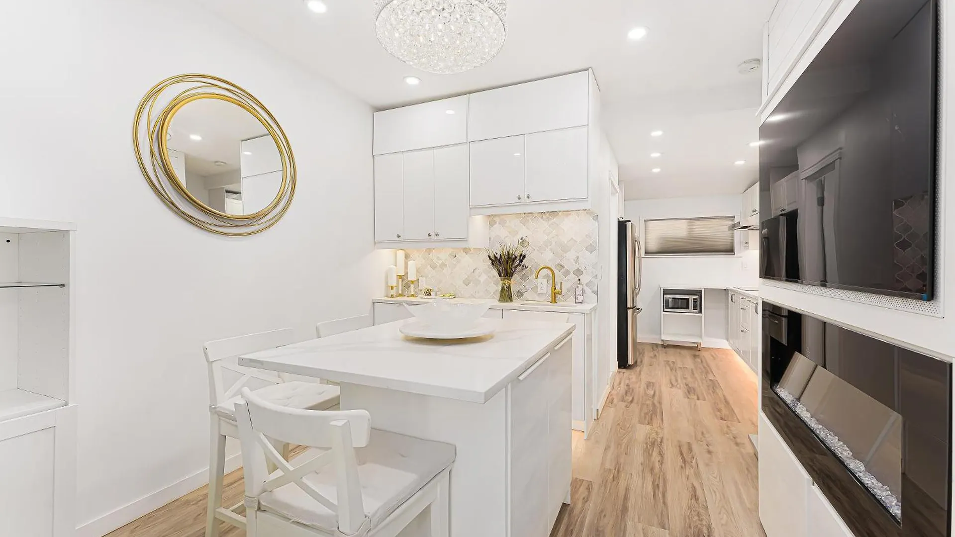 Urban Oasis Modern 2Br By Trendy Commercial Drive Vancouver 0*,  Canada