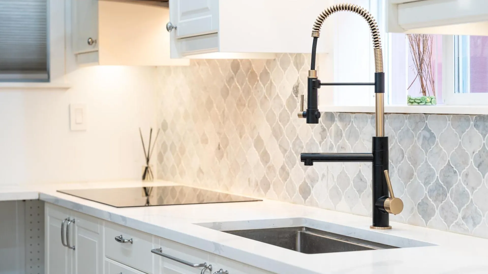 Apartment Urban Oasis Modern 2Br By Trendy Commercial Drive Vancouver Canada